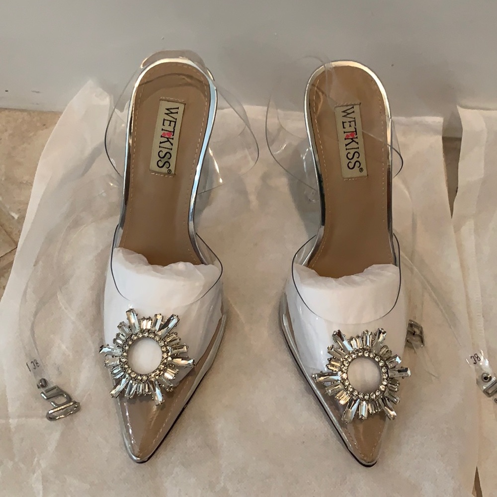 BRAND NEW, NEVER WORN Beautiful Embellished Clear Shoes Size 8